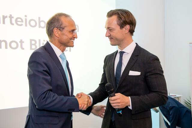 Wolfgang Gerstl (ÖVP) lud Gernot Blümel (ÖVP) zum Event.  | Foto: Harald Klemm