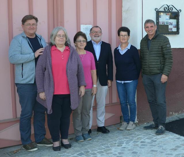Der neue Vereinsvorstand: v.l.n.r: Wolfgang Umgeher, Maria Hummel, Herta Jamy, Friedrich Polleroß, Monika Müllner, Günther Kröpfl | Foto: privat