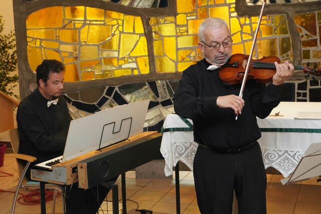 Adám Hegyes (Klavier), Zoltán Udvarnoki (Geige) | Foto: Maria Hoffmann