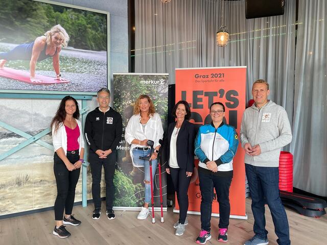 Präsentierten die Sport-Highlights für Oktober: Beatrix Hütter, Kurt Hohensinner, Sigrun Passelat, Martina Winkler, Birgit Berger, Markus Pichler (v.l.) | Foto: Lisa Ganglbaur