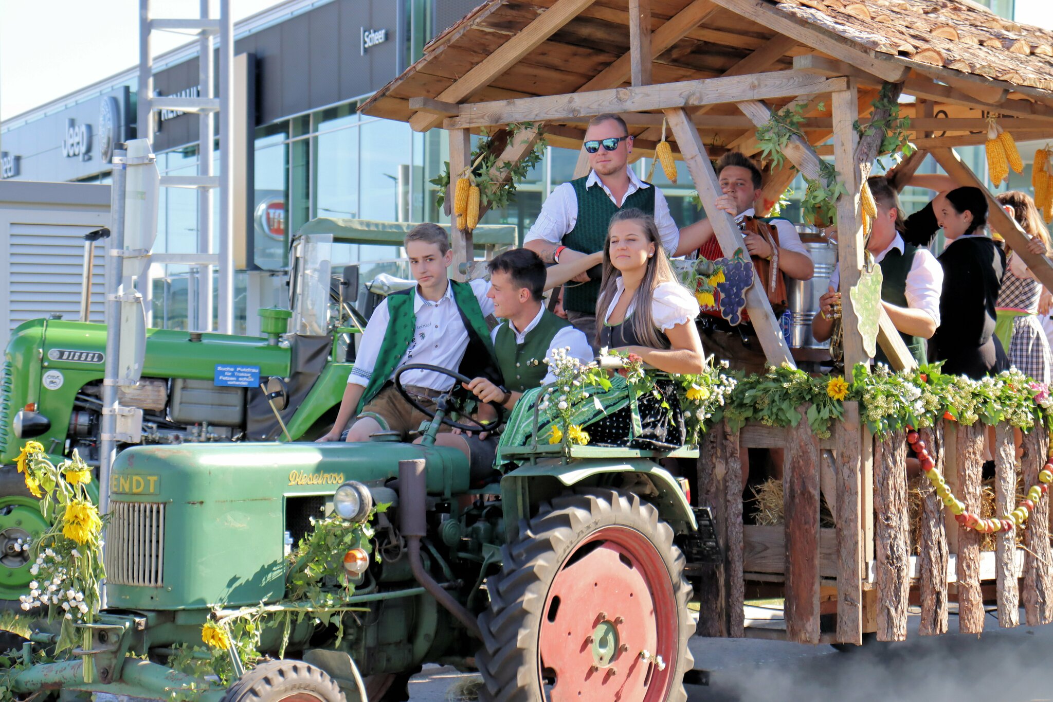 Voitsberg: Erntedankfest der Landjugend mit Lagerhaus-Fest - Voitsberg