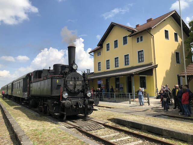 Weniger Klimabonus für Waidhofner? Am Bahnhof kann's nicht liegen - denn da fährt nur fallweise die wenig klimafreundliche Dampflok.