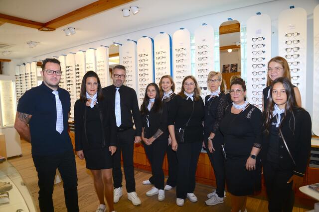 Erhard und Ulrike Hube(3. und 2.v. l.) und ihr Team. | Foto: Winkler