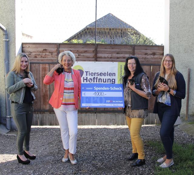 Sabine Böck, Ursula Kreuzer, Katharina Jelinek und Magdalena Kreuzer.