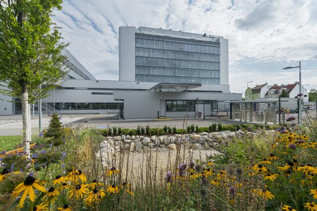 Das neue Gebäude bei Boehringer Ingelheim, in dem Zellkulturen im großen Maßstab produziert werden.