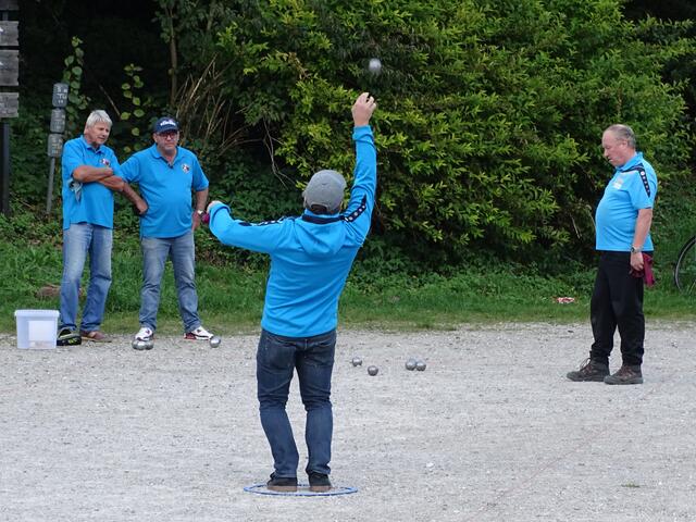 Mit einem starken Finish zu Saisonende sicherte sich die Pétanque-Sektion des SV Haslach im Finish noch überraschend die Teilnahme an der Bundesliga 2022.  | Foto: Georg Viehböck