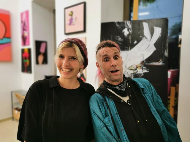 Kunstbegeisterte Unikate: Momo Höflinger und Mike Blumentopf. | Foto: Vienna Art Market
