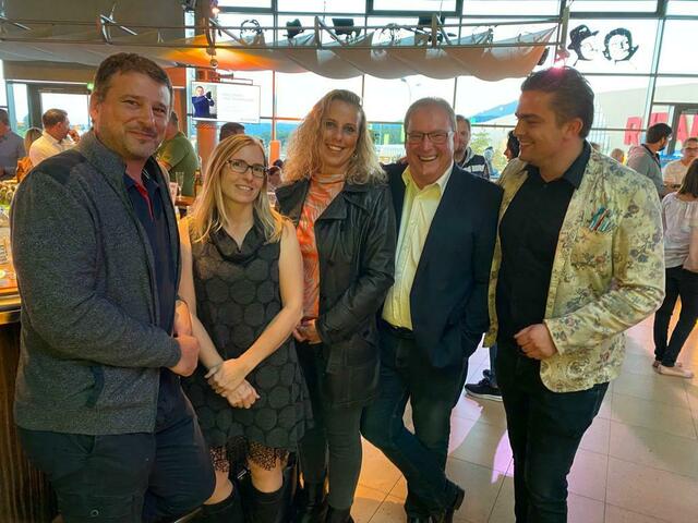 Die Freiheitliche Wirtschaft bei der Premiere des neuen James Bond Filmes in der Cine City.