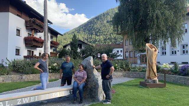 Das Team vom Tourismusverband zeigt sich zufrieden über das gelungene Projekt. | Foto: TVB Tiroler Oberland