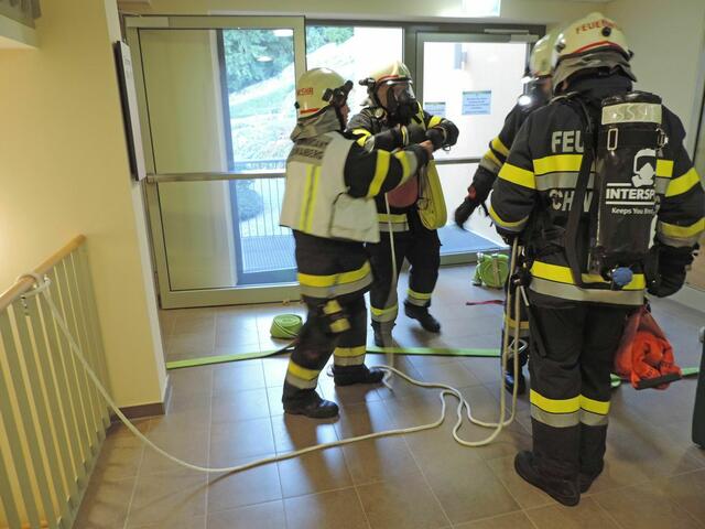 Insgesamt nahmen 51 Einsatzkräfte der Freiwilligen Feuerwehren mit elf Einsatzfahrzeugen an der Übung teil. | Foto: FF Bad Schwanberg 