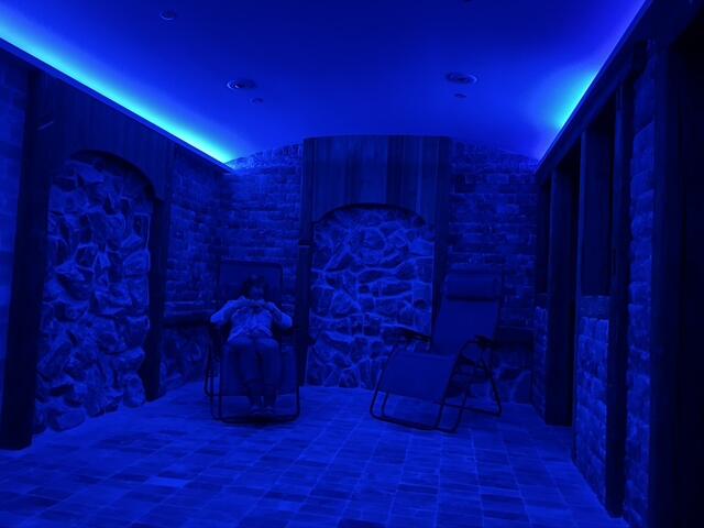 Eine Therapiesitzung dauert 45 Minuten, dabei wird ein Tag- Nachtmodus durchlaufen. | Foto: Sarah Braun