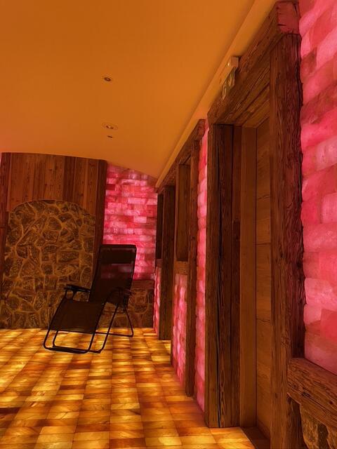 Hier wird der Tagesbeginn dargestellt, die rote Farbe steht für das Morgenrot. | Foto: Sarah Braun