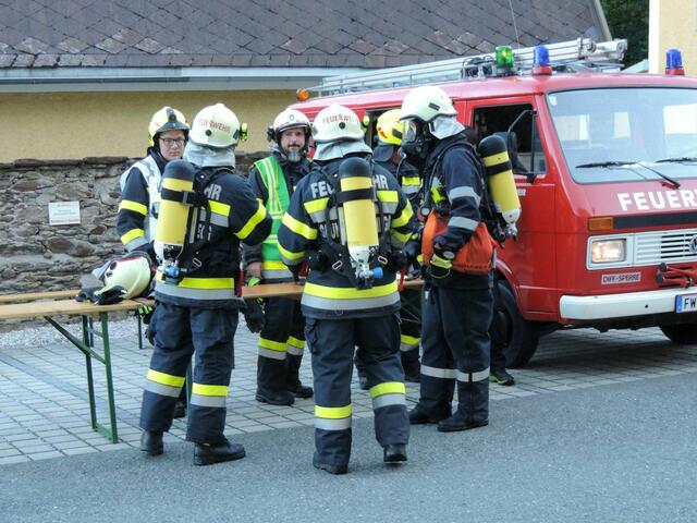 Insgesamt nahmen 51 Einsatzkräfte der Freiwilligen Feuerwehren mit elf Einsatzfahrzeugen an der Übung teil. | Foto: FF Bad Schwanberg 