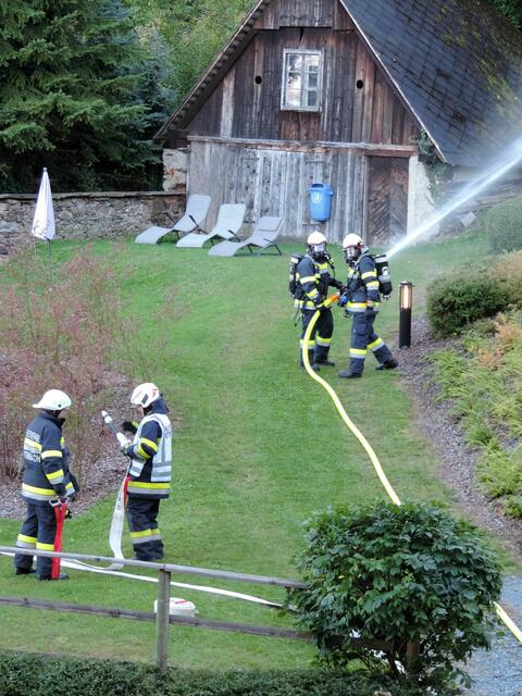 Insgesamt nahmen 51 Einsatzkräfte der Freiwilligen Feuerwehren mit elf Einsatzfahrzeugen an der Übung teil. | Foto: FF Bad Schwanberg 