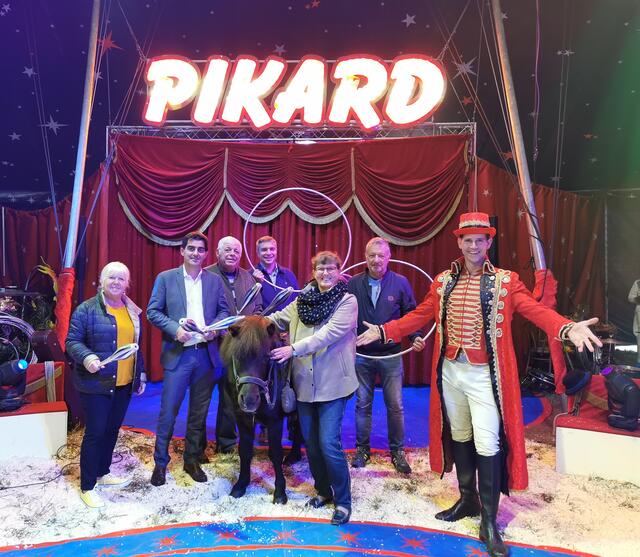 Zirkusdirektor Alexander Schneller lädt alle ein, in Korneuburg Zirkusluft zu schnuppern. | Foto: Stadtgemeinde Korneuburg
