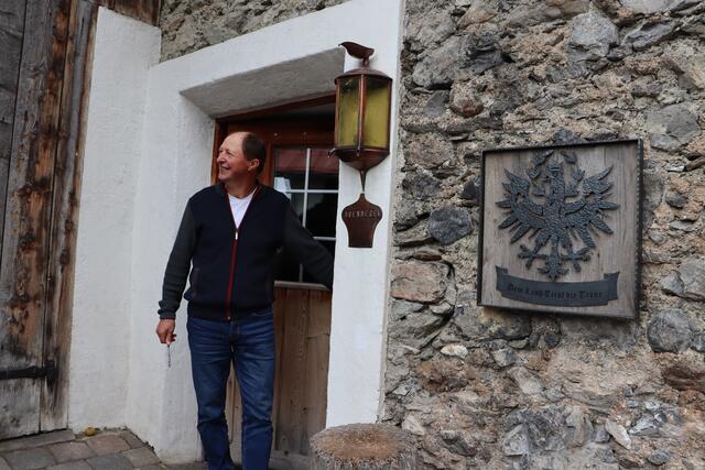 Stefan Nothdurfter übernahm von seinem ledigen, kinderlosen Onkel den Bauernhof in Stanz. | Foto: Siegele