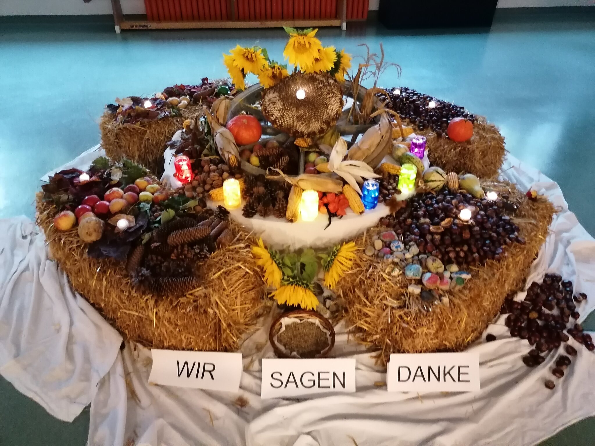  Wir sagen DANKE: BUNTE WELT Kindergarten Schwertberg - Perg Illustration 