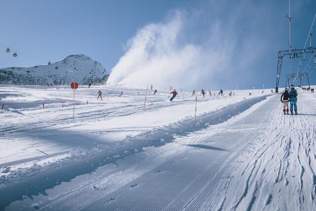 Kitzsteinhorn: Traumhafte Bedingungen erwartete die Wintersportler am ersten Wochenende der neuen Skisaison 2021/22. | Foto: Gletscherbahnen Kaprun AG