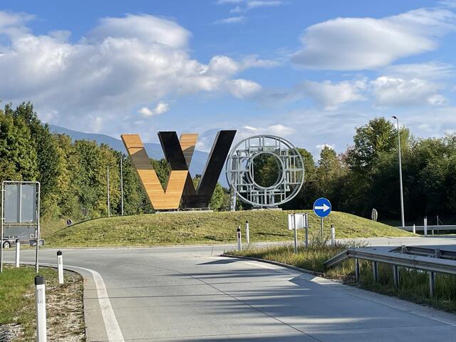 So sieht das Kunstwerk am Kreisverkehr bei der A2-Abfahrt Wolfsberg Süd aus. | Foto: RMK