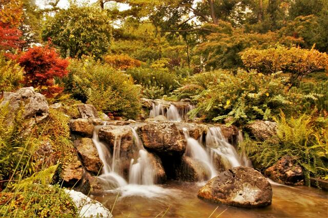 Wasserfälle im Setagayapark