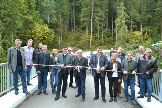 Die Steinbrücke über die Gurk wurde nach der Sanierung mit erhöhter Gewichtsbeschränkung für den Verkehr freigegeben.