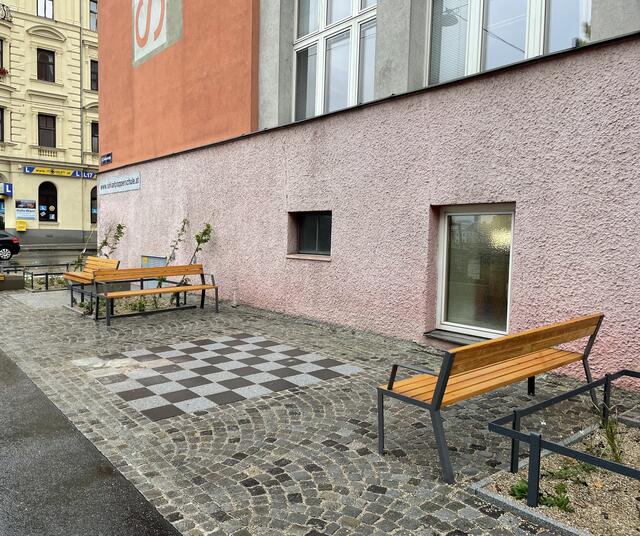 Die Schüler können den Vorplatz in den Pausen als Aufenthaltsort nutzen.