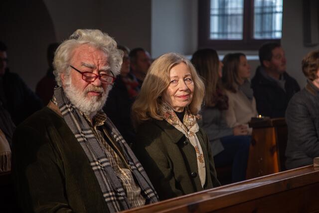 Christian Futterknecht und Elfriede Schüsseleder beim Dreh der Kirchenszene | Foto: Andreas Bacher