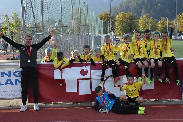 So sehen Sieger aus. U11 Qalifikationsturnier in der Kufstein Arena für den Cordial Cup 2022.