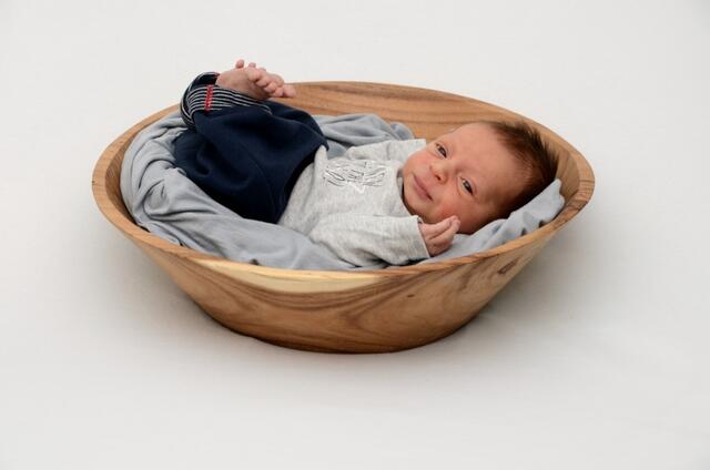 Luis Ferdinand
Geburt: 31. August
50 cm,3.080 g
Eva und Daniel Tieber aus Eibiswald | Foto: Baby Smile