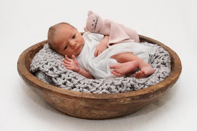 Gloria
Geburt: 30. August
52 cm, 3.280 g
Richard und Manuela Marx aus St. Johann im Saggautal | Foto: Baby Smile