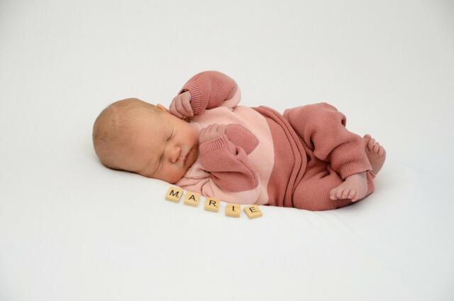 Marie Veronika
Geburt: 10. September
51 cm, 3.645 g
Michaela Temmel und Rene Reiterer aus Gamlitz | Foto: Baby Smile