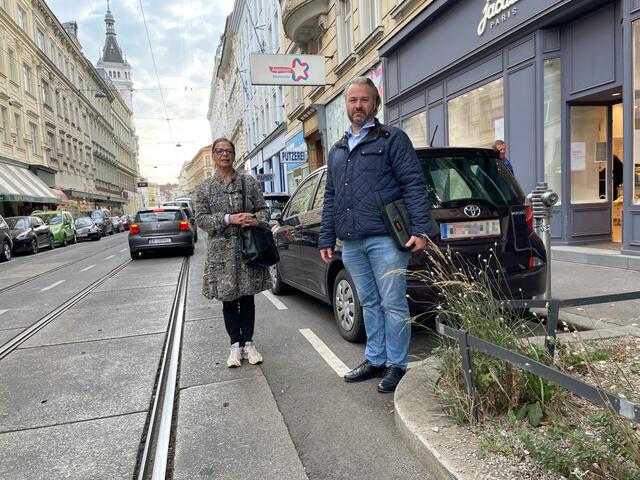 Die Einkaufsstraßen-Obleute Michael Richter und Ingrid Jung-Blaha wollen mit der Bezirksvorstehung eine Kampagne starten.