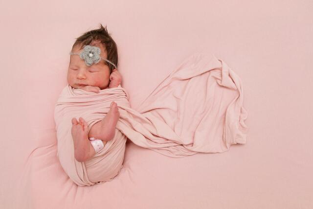 Hannah
Geburt: 7. September
49 cm, 3.075 g
Yvonne und Joseph Zöhrer aus Wildon | Foto: Baby Smile