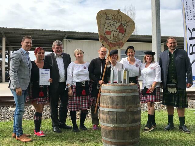 Am Gruppenfoto mit dabei Dipl. KH-BW Peter Maschat, MAS und Mag. Hans Zöhling ( Obmann der NÖ Landespersonalvertretung )
Der Clan "Lords of Mac Dragon" -Maria-Luise Theuerer, Neuhold Manuela, Charlotte Stollhof, Ulrike Höbarth, Beate Zeillinger und Katharina Hyllova
