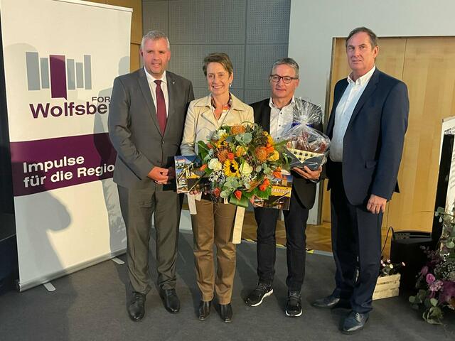 Bürgermeister Hannes Primus mit Sabine Herlitschka, Erich Hartlieb und Forum Wolfsberg-Koordinator Horst Groß (von links) | Foto: Stadtgemeinde Wolfsberg