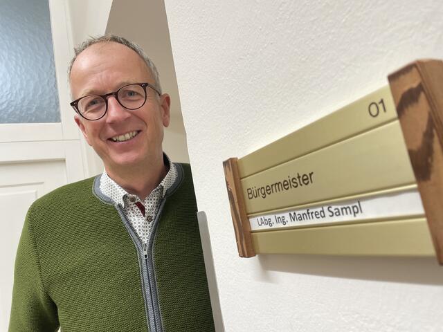 Bürgermeister Manfred Sampl freut sich auf das Thema, das Simbürger der Gemeindevertretung zur Diskussion stellen wird.