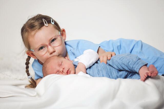 Jonas Konstantin
Geburt: 3. September
54 cm, 4.490 g
Claudia und Alois Wagnes aus Vogau (Schwester Luisa) | Foto: Foto De Monte