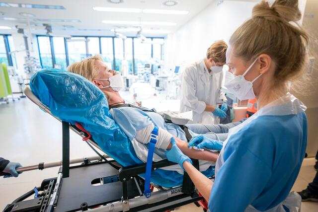 24 stationäre Norm-Betten, sowie sechs Schlaganfallbetten, sogenannte Stroke-Unit-Betten, und vier Betten zur neurologischen Akutnachsorge gehen in Betrieb.