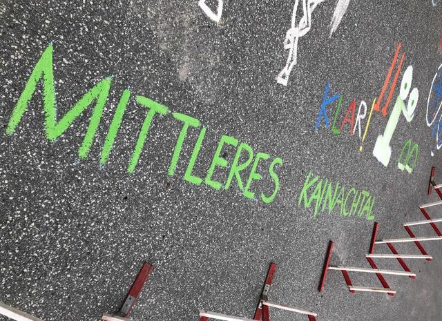 Die Kinder durften sich beim Malen zum Thema klimawandelangepasste und gesunde Mobilität austoben.