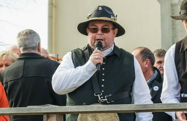 Wolfgang Schmit - wie er mit den neuesten Schmähs den Besuchern ein Lächeln ins Gesicht zaubert | Foto: Wolfgang Schmit 