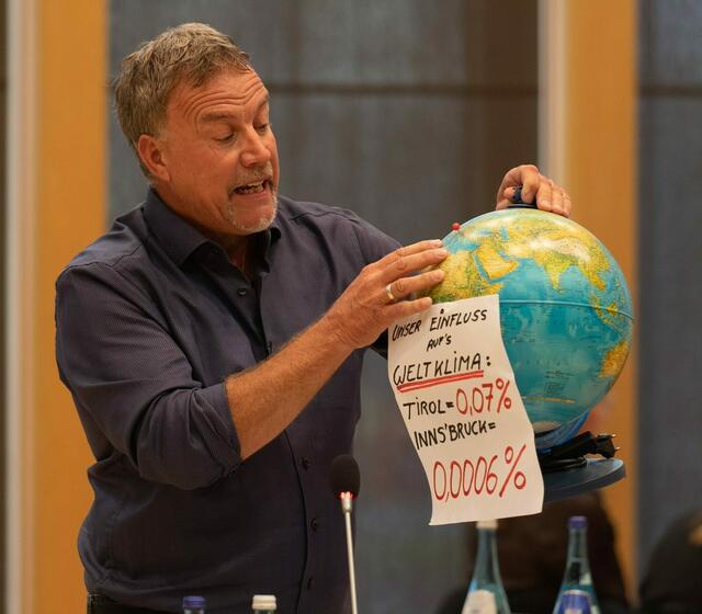 GR Gerald Depaoli bei seiner Wortmeldung zum Thema Klimakrise in der aktuellen Stunde.