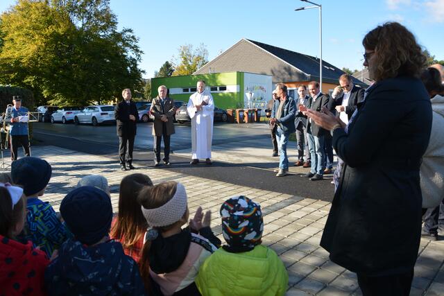 Im Beisein zahlreicher Ehrengäste wurde die neue Kinderkrippe vor kurzem offiziell Eröffnet.