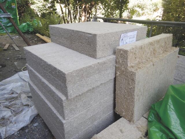 Ökologisch hergestellte Bau- und Dämm-Materialien stehen konventionellen Baustoffen in nichts nach.