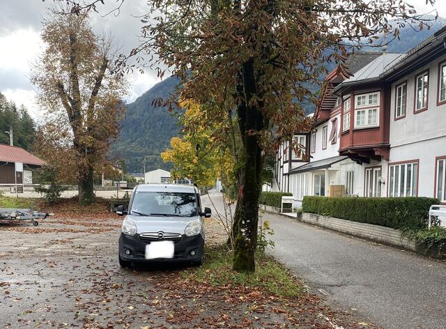 Seit 13. Oktober ist der graue Kastenwagen mit dem mobilen Radar am Traunkai aufgestellt.