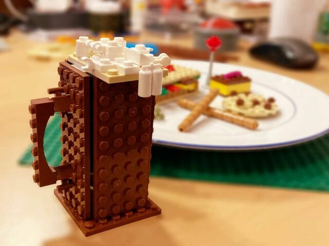 Kaffee und Kuchen aus Lego - guten Appetit