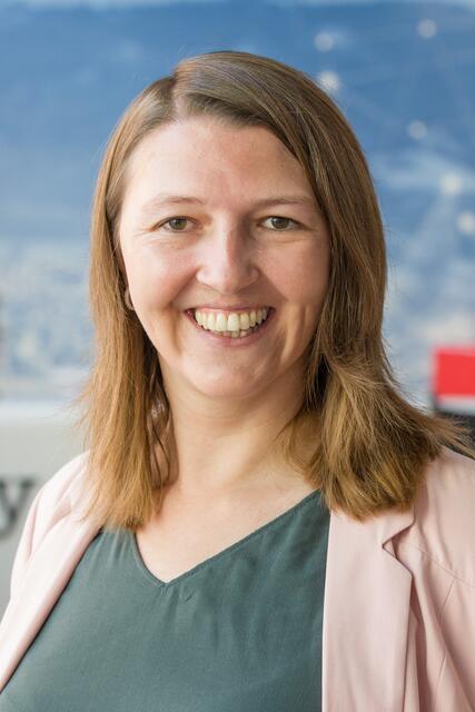 Meinungsforscherin Sabine Beinschab wird vorgeworfen, für die ÖVP Umfragen gefälscht zu haben. Es gilt die Unschultsvermutung.