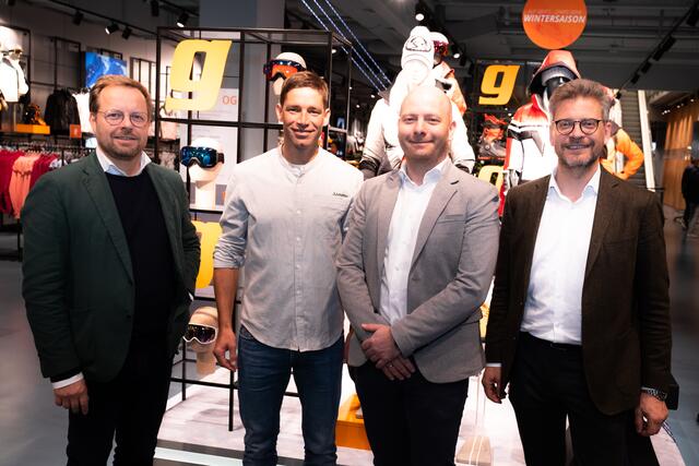 Alexander Petrskovsky (Vorstand Kastner & Öhler), Benni Raich, Jens Kramny (Gesamtleitung Gigasport Österreich), Martin Wäg (Vorstandsvorsitzender der Kastner & Öhler AG), (v.l.)