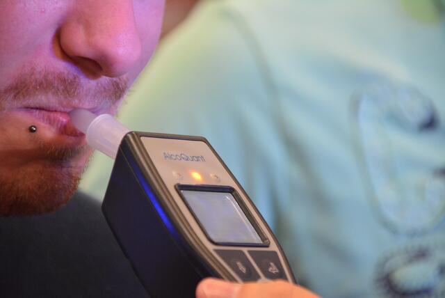 (Symbolfoto) Alko-Test.