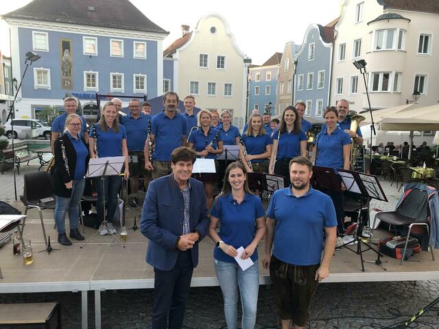 Die Stadtkapelle Schärding – hier beim Dämmerschoppen im September – freut sich auf den Umbau ihres Proberaums, der für 2022 fixiert wurde.