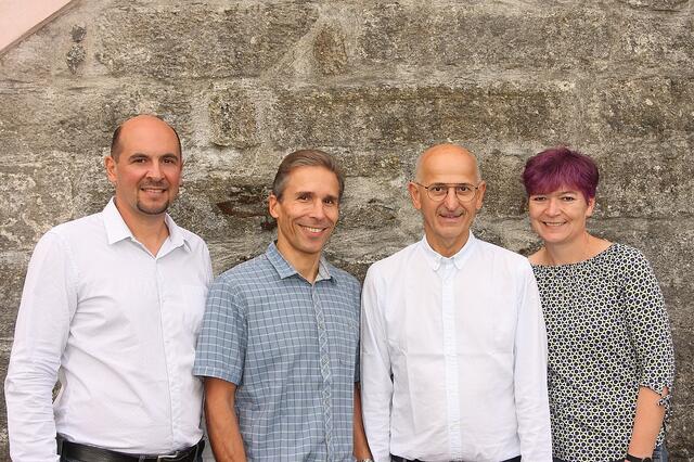 Mit dem Beginn des Schuljahres 2021/22 gibt es am Gymnasium ORG Dachsberg eine sogenannte „Kollegiale Schulleitung“. Schulleiter Pater Ferdinand Karer (2. v. r.) wird unterstützt durch Alois Griesmayr, Koordinator Unterstufe, (l.), Christian Feurstein, Koordinator Oberstufe (2. v. l.) und Sonja Wiesinger (r.).